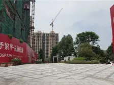 东南向,中高层,通风采光良好,横厅,安静。带车位哟