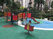 大宅一楼带花园地下室,新装修,诚意出售