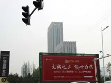 一楼带院带车位130万精装修,视野采光不错