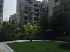 带一百多平大花园,协信精装修正四房,业主诚意卖,带价来看