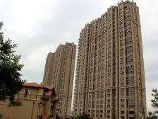 业主诚心出售,大院子,已装修,有独立车位