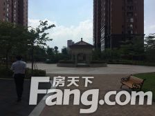 大学城--全明格局-带电梯-客厅带阳台