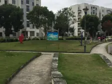 临港两房出售,地段繁华,近万达,户型好,采光佳