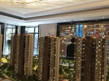 准新小区 ,户型方正,居住舒适,出行便。