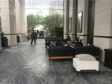 金科金辉系列小区环境优美,出门即公交