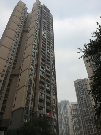 富力城河畔里实景图