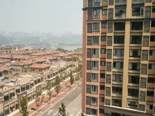 招商联排端户,带大花园,三个车位