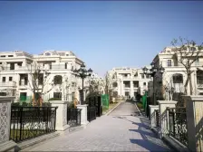 中金天然河道+法式联排精装别墅+南北双花园