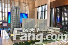 全新精装 有空调,有地暖,阳台已封,从未入住过!