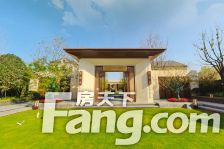 2019年的次新房,精装修诚意出售,目前自住提早约看,已备案