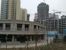 海盛花园 2室1厅 东 南 北