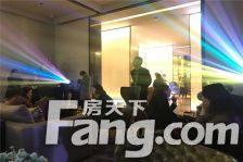 万科联排别墅 带车位 带地下室 前后花园 价格可谈