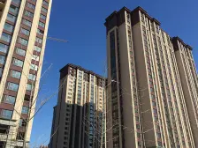 电梯房 车位充足 精装修 次新小区 中间楼层采光好 满二