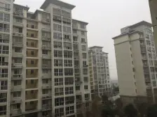 临港芯片区 电梯大两居 近万达 户型方正 附带储藏室