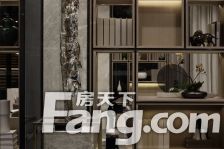 此房开发商精装未入住 户型方正交通便利