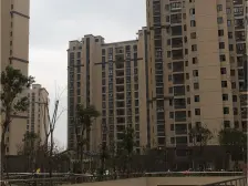 采光无遮挡的电梯房 南北通透的正气两房 双轨交