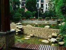 配套齐全, 居家生活方便,小区管理严谨,干净整洁。