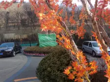 洋房一梯两户,前后都是景观带,楼间距宽,采光视野好