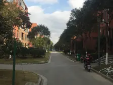 双花园 ,带大地下室,满五年,看房随时!