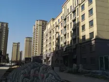 雪山万达旁,精装大三室,采光充足无遮挡,急售置换