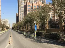 出门地铁口,诚心出售 中间楼层采光好,看房方便