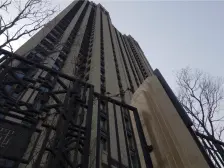 小区中间C位,带俩车位,地铁直达入户