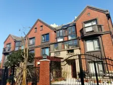 1号线,边套户型大花园,不临街,满五年,毛坯