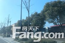 地铁口,公园旁,低密小区,配套设施齐全,适合居住