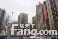 十二星城三室两卫精装修有车位中间楼层采光充足