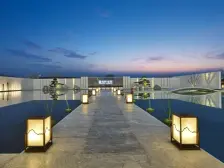 刘家坪轻轨站旁 保利洋墅端户 带前后花园 环境优美