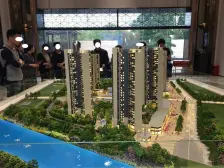 金辉优步大道 南北对流四房 户型方正采光好 价格可谈