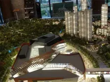 靠东,院子150平,上四层地下两层,看湖