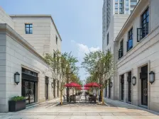 江北嘴万科品质,带很大外阳台,看江看公园,朝东南