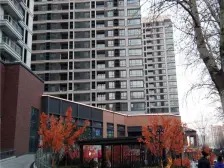 南大街万科,小区里带地下采光井,带大院子