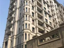 千佛山脚下+电梯洋房+精装三居室+两个车位两个地下室