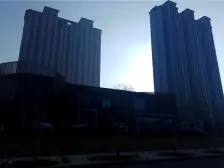 东港C位 南北通厅 三居室 精装修 有车位