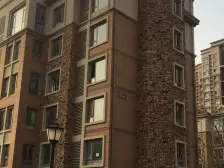 此房无大税,有个地下车位,中间楼层价格各付看房方便