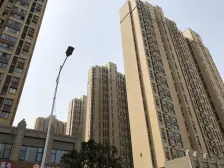 店长推荐:南北通透三居 拎包入住 急售