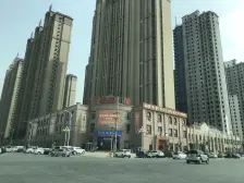 电梯洋房 中间楼层 户型通透,三开间朝南,采光好