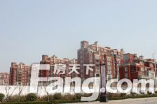 致远翡翠园 边户一楼带院 带装修 两车位