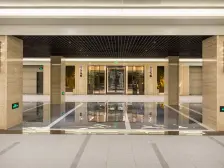 小区中间、宽敞有空间、诗和远方不遥远自家就有小花园