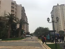 金燕国际温泉城 南北通透,采光好 装修好,环镜优美 中间楼层