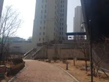 东港门户位置 中间排前后无遮挡 全天采光 直接拎包住