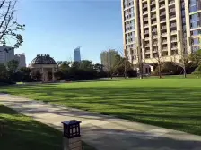 新力物业,带家具家电,小区中间位置