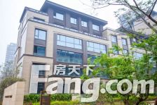 露台阳光房俱全的顶楼复式电梯洋房