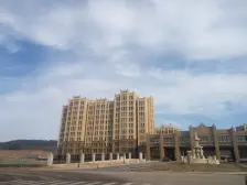 临港管委旁,封闭小区,精装两室,基本没怎么住过