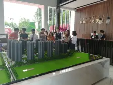 松湖碧桂园天钻 99平朝南三房 户型方正 位置安静