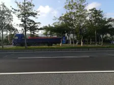 此别墅是边位,室内空间大,地下室面积大,带大花园,