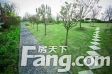 奥正诚园洋房复式 位置佳 带车位 证过二 带露台