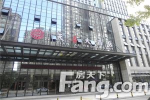 绿地公馆壹号 精装修 中间楼层 采光好 拎包入住